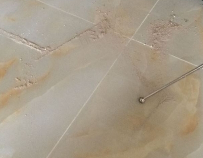 马尔康瓷砖空鼓维修公司分享粘合剂选择不当在瓷砖铺贴过程中可能导致以下问题