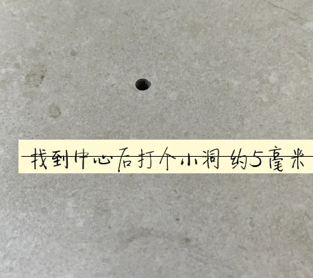 马尔康瓷砖空鼓维修公司专业解答在瓷砖铺贴过程中，如果砂料搅拌不均匀，将会带来以下问题